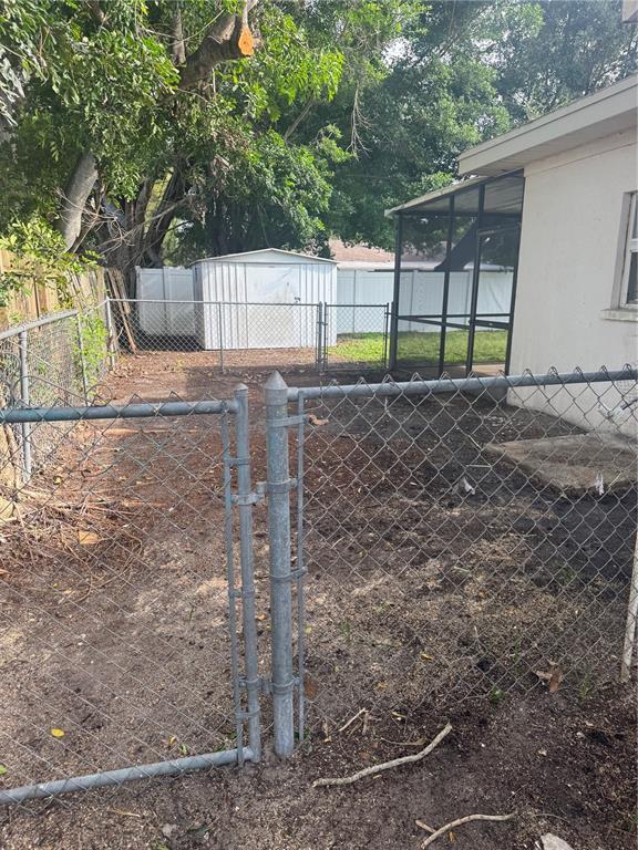 Foto del edificio - 2311 Bougainvillea St