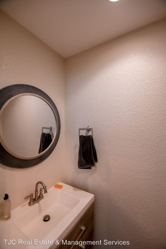 Foto del edificio - 3 br, 2.5 bath House - 8340 E 29th Avenue