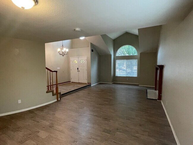 Foto del edificio - 5028 W Avenue M