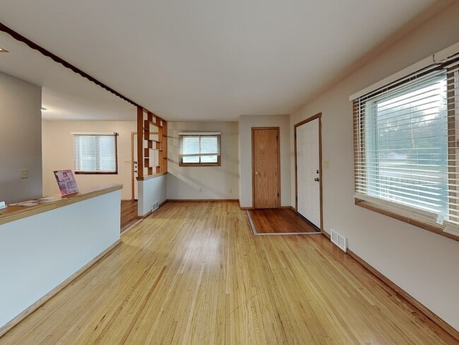 Building Photo - 5600 Vera Cruz Ave N