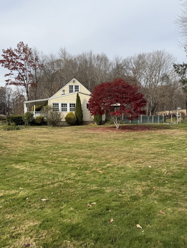 Building Photo - 432 Pepper St