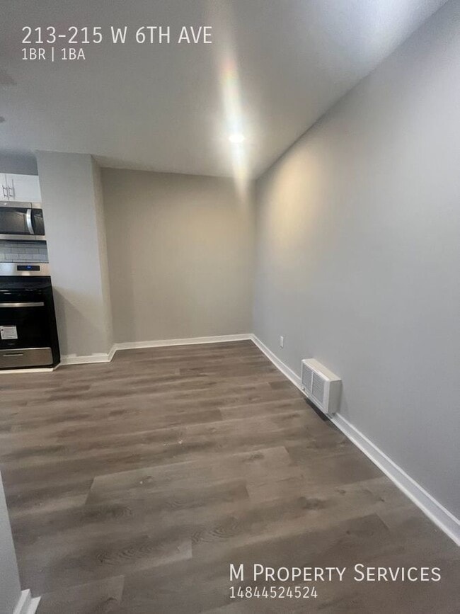 Building Photo - Newly Renovated 1st Floor One Bedroom Apar...