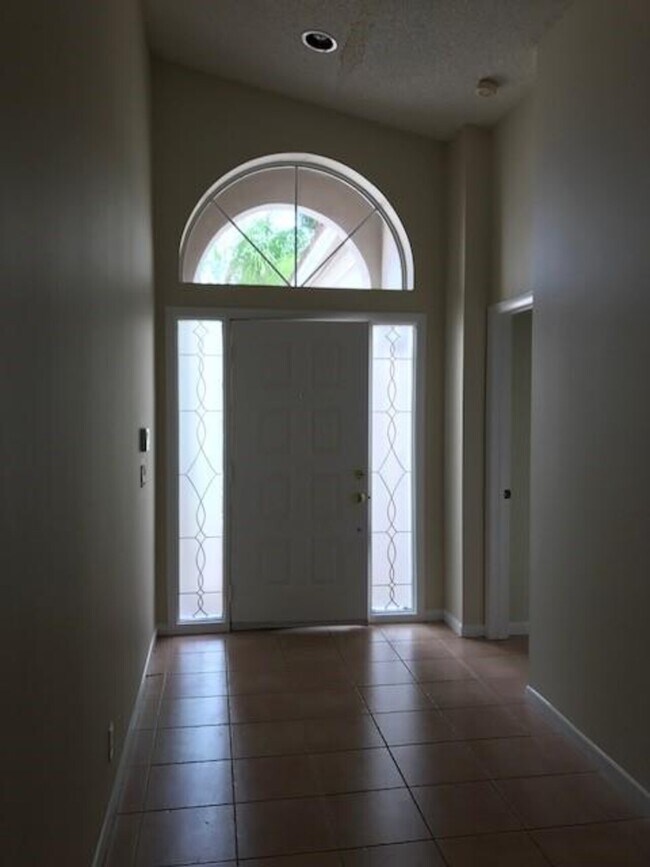 Foto del edificio - 15000 SW 16th St