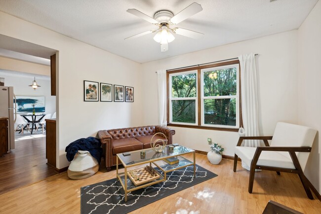 Building Photo - 3 bedroom home close to Duke Avaialble Ear...