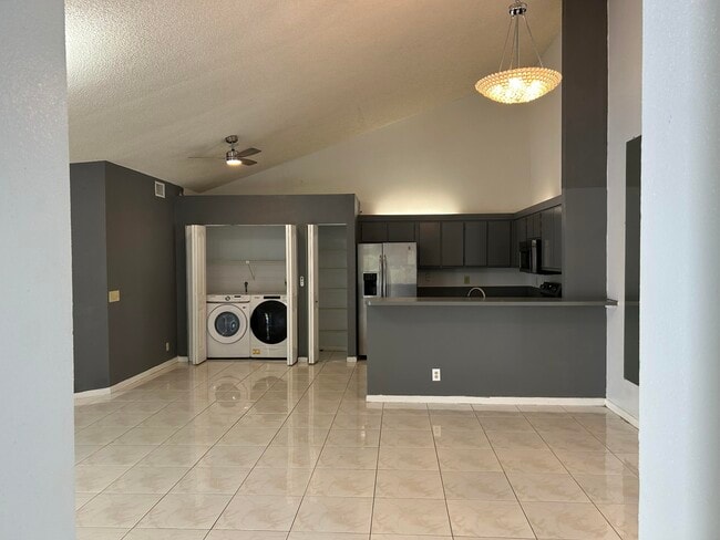 Building Photo - 4393 Woodstock Dr