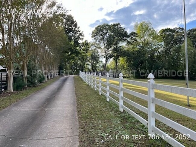 Building Photo - Charming Home in Prime Roswell Location