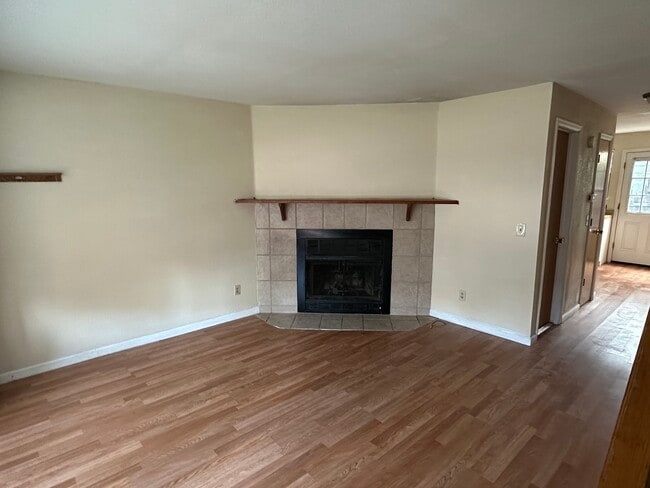 Sala de estar - 8230 Washington St