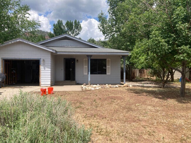 Foto del edificio - 3 Bedroom 2 Bath House in the Animas Valley!