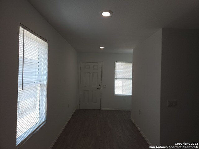 Building Photo - 10243 Asta Trl