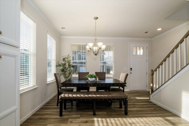 Foto del edificio - 8156 Merryvale Ln