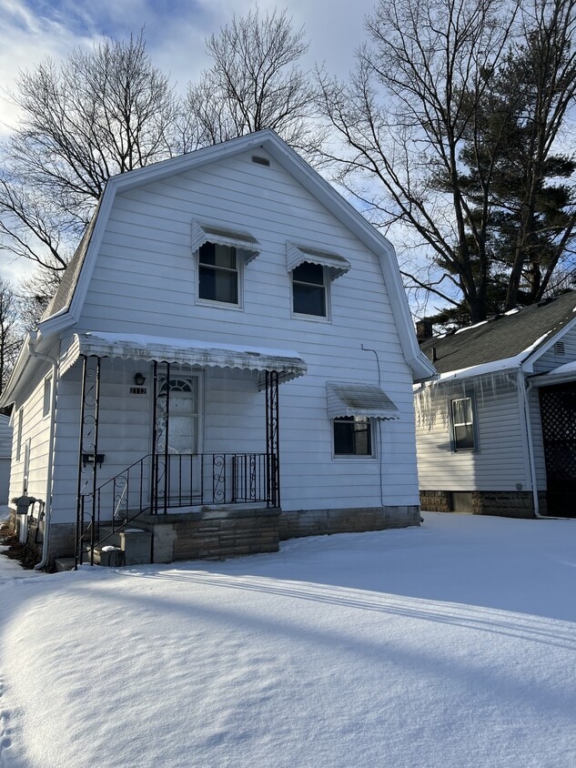 Photo - 2112 S Pennsylvania Ave (Lansing, MI)