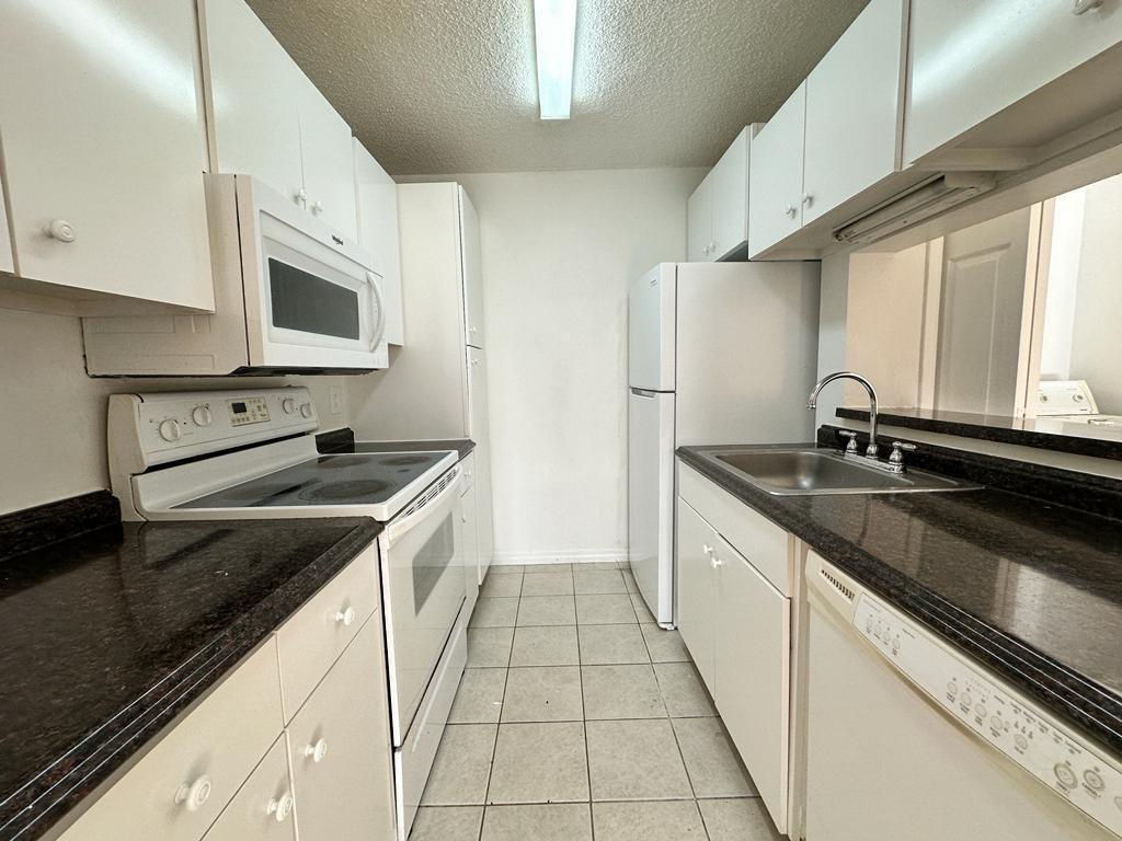 Primary Photo - 4541 W McNab Rd