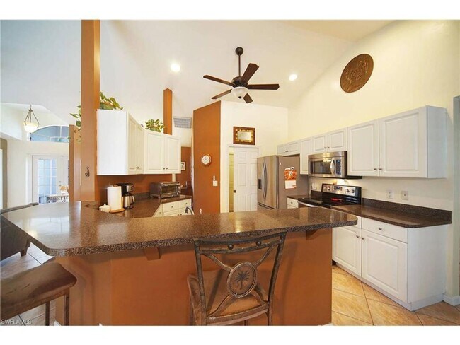 Foto del edificio - Coming Soon 3 BR / 2 BA + Den Home with Pool and Fenced Back Yard
