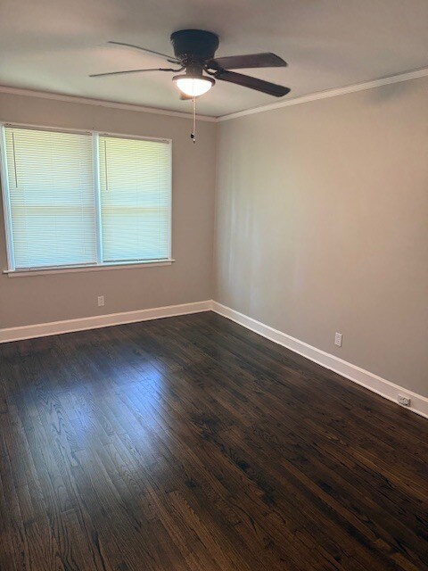 Foto del edificio - 111 White Oak Dr