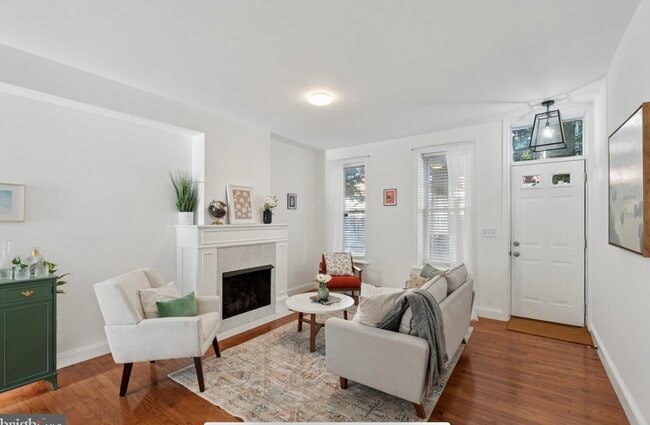 Building Photo - 616 S Bambrey St