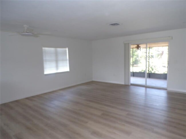 Building Photo - 421 Orchid Dr