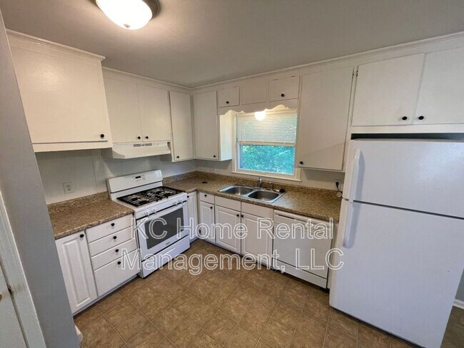 Foto del edificio - 10200 Fremont Ave