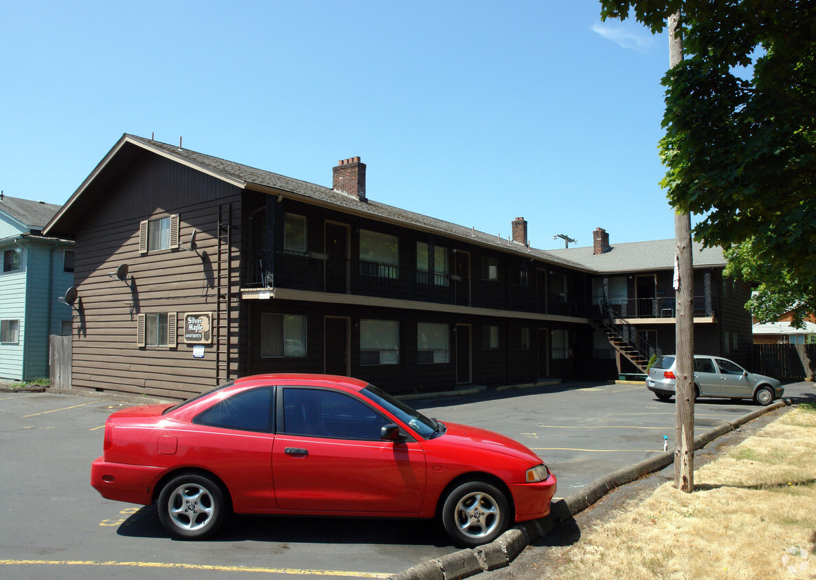 Building Photo - Silver Maple Apartments