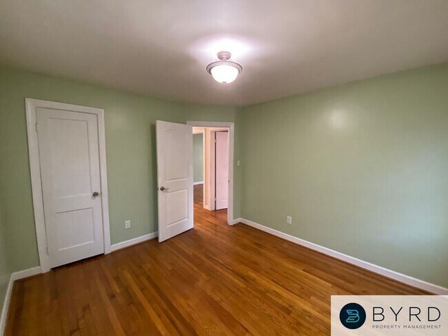Building Photo - 1228 Blue Jay Ln