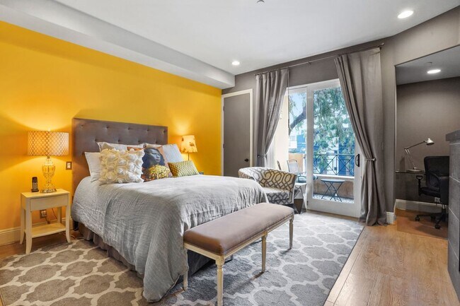 Building Photo - 16123 Sunset Blvd