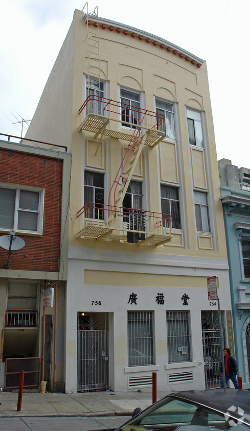 Primary Photo - 754-756 Commercial St
