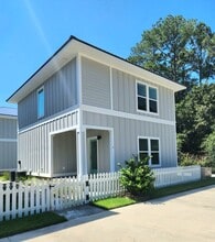 Building Photo - 101 E 22nd Ave
