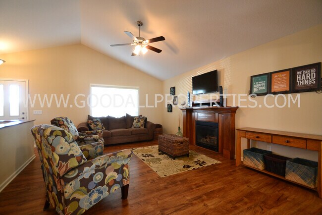 Building Photo - 3 Bedroom  Detached Townhome in Waukee with Finished Basement