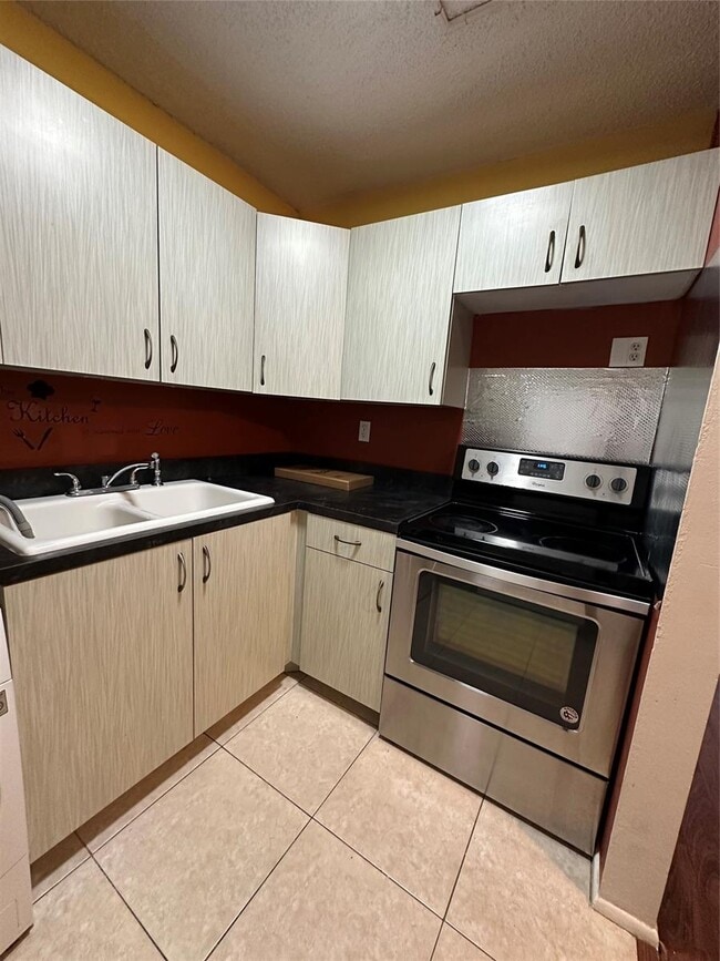 Foto del edificio - 11622 Royal Palm Blvd