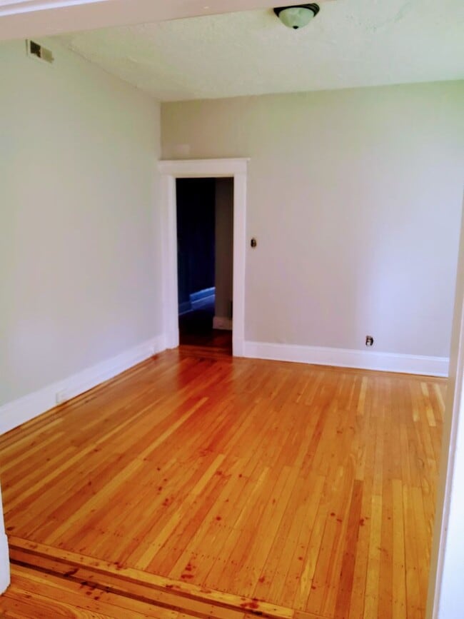 Building Photo - 2111 Park Ave