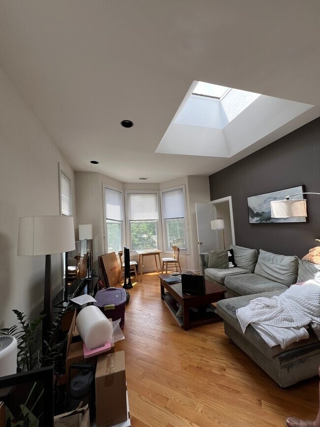 Foto del edificio - 3301 N Oakley Ave