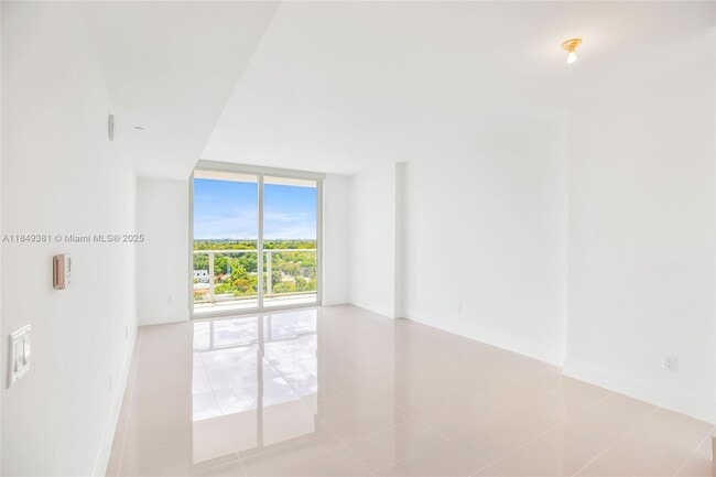 Foto del edificio - 4250 Biscayne Blvd