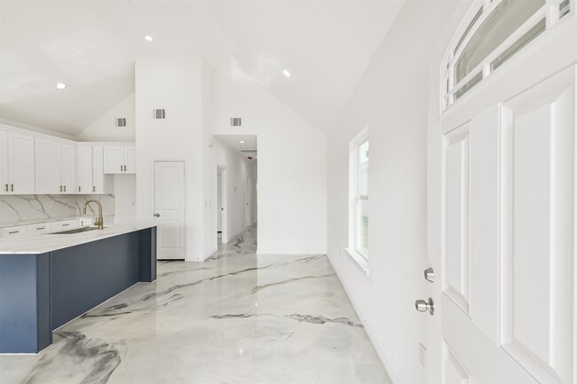 Building Photo - 16922 W Forrestal