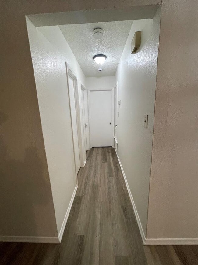 Building Photo - 6206 Linda Ln