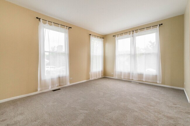 Foto del edificio - 1435 Falcon Ln