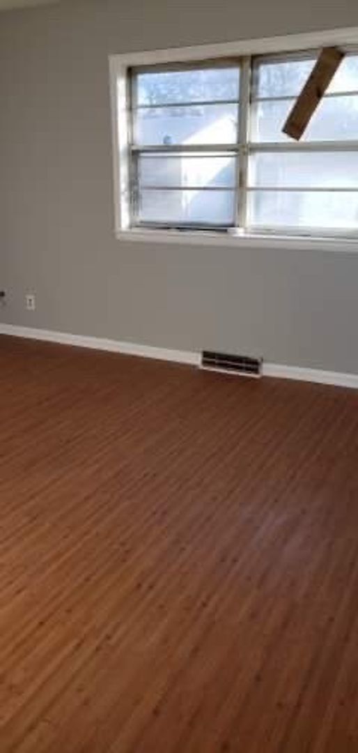 Foto del edificio - 2-bedroom, 1-bathroom house