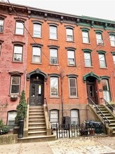 Building Photo - 221 8th St