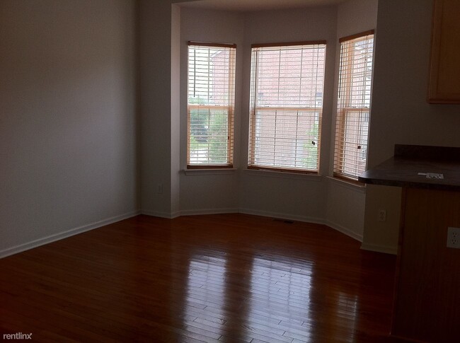 Building Photo - 22061 Parkview Dr