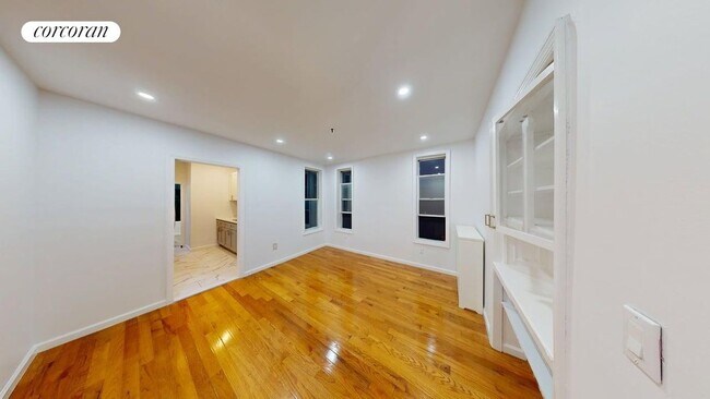 Foto del edificio - 949 Prospect Pl