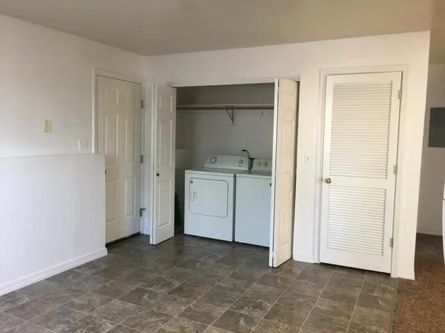 Building Photo - 1854 N Wedgewood Ln