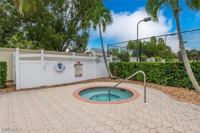 Foto del edificio - 15150 Royal Windsor Ln