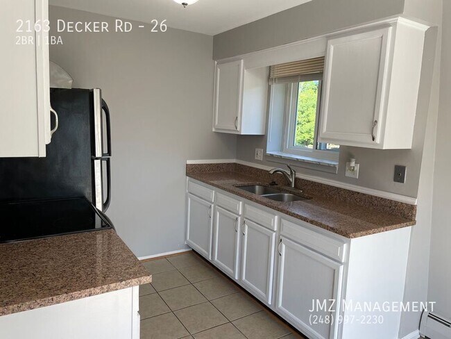 Foto del edificio - 2163 Decker Rd