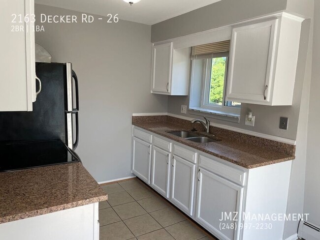 Building Photo - 2163 Decker Rd