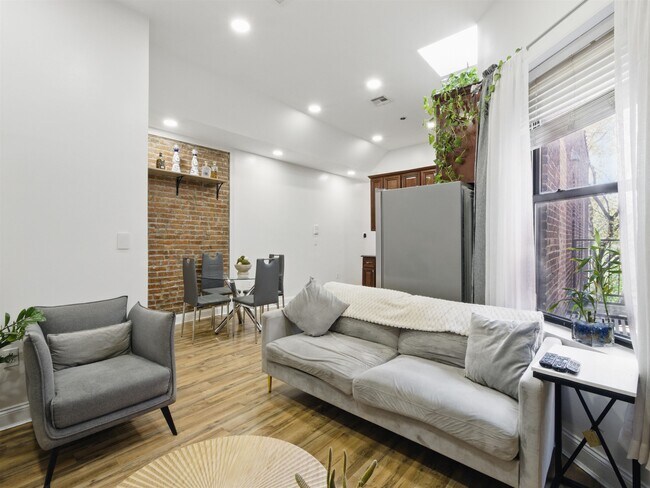 Foto del edificio - 77 Crescent Ave