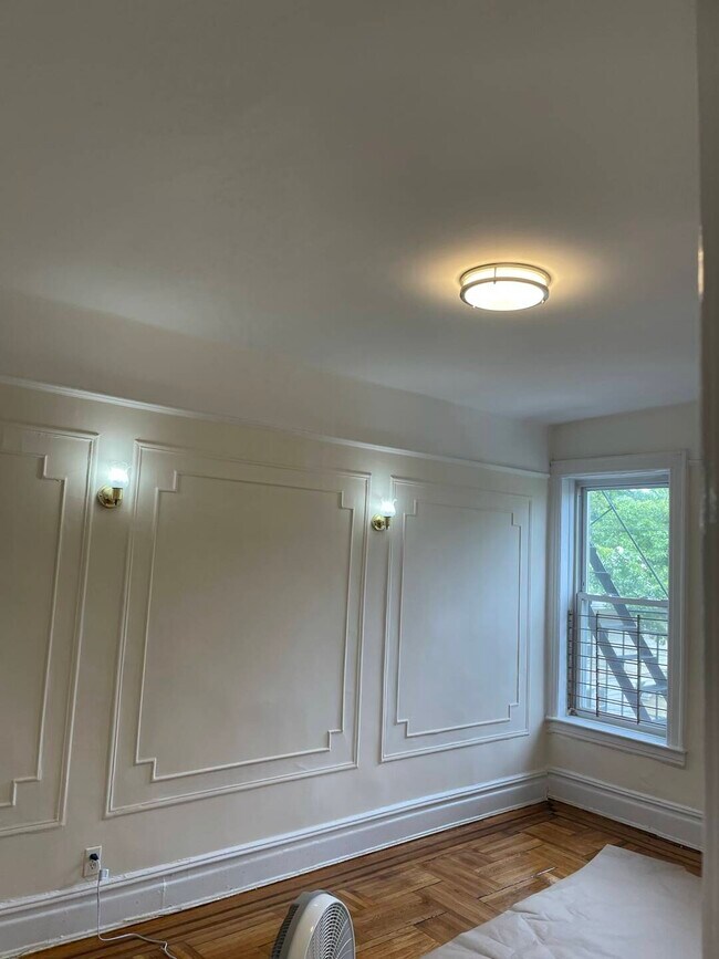 Foto del edificio - 2069 E 15th St