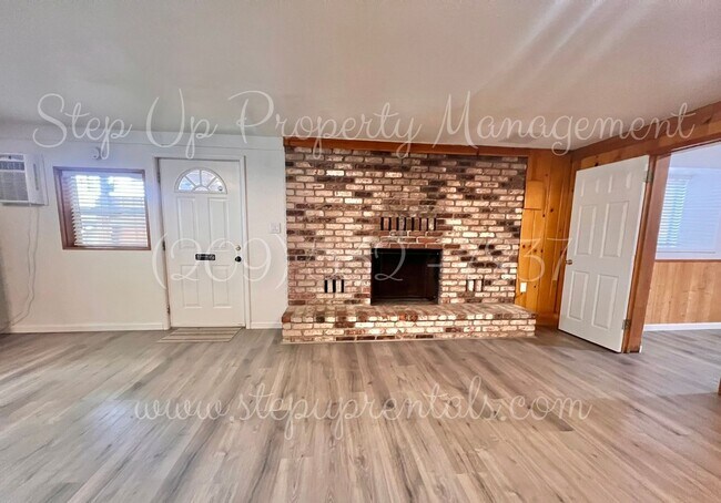 Foto del edificio - 12915 Mountain View Rd