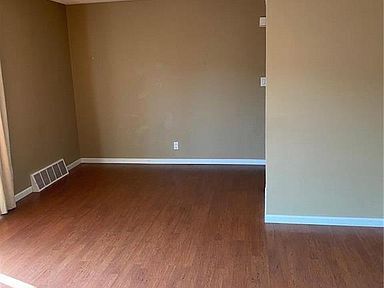 dining area - 4147 Roanoke Rd