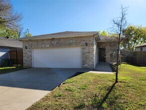 Building Photo - 809 Maples Ave