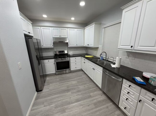 Building Photo - 8371 Edgewood St