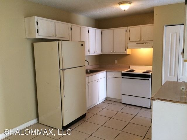 Building Photo - 2 br, 1 bath House - 5314 NW 24 CT unit 79