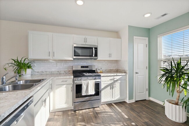 Foto del edificio - 3806 Honeysuckle Ln